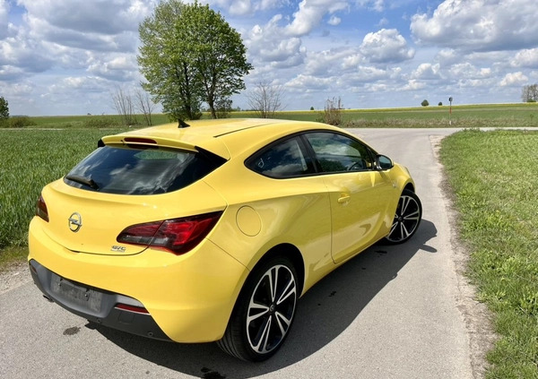 Opel Astra cena 32900 przebieg: 169000, rok produkcji 2012 z Gostyń małe 436